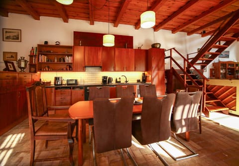 Property building, Restaurant/places to eat, kitchen