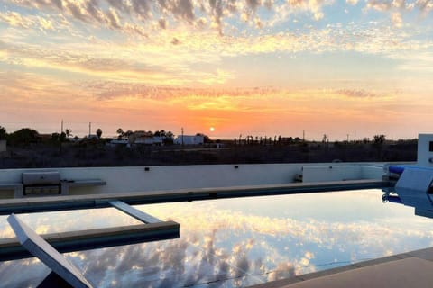 Natural landscape, Pool view, Swimming pool, Swimming pool, Sunset, sunbed