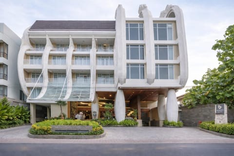 Bedrock Hotel Kuta Hotel in Kuta