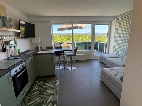 TV and multimedia, Living room, Seating area, Dining area, pet friendly, stove