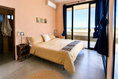 Bed, Natural landscape, View (from property/room), Balcony/Terrace, Photo of the whole room, Bedroom