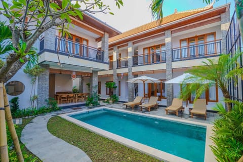 Property building, Dining area, Swimming pool