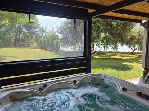 Natural landscape, Garden, Hot Tub