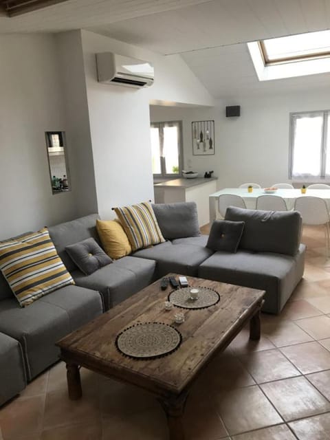 Living room, air conditioner