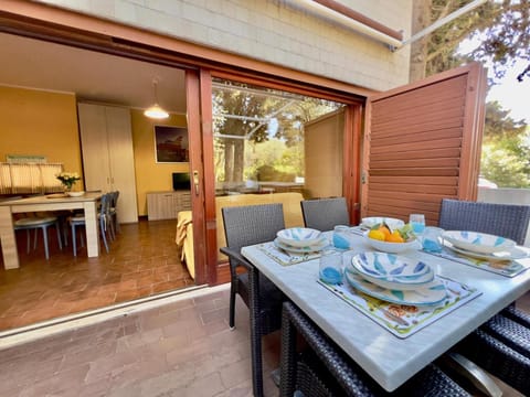 Patio, Seating area, Dining area