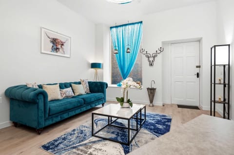 Living room, Photo of the whole room, Seating area