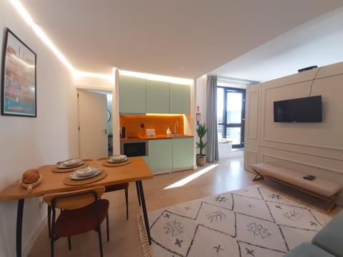 TV and multimedia, Kitchen or kitchenette, Dining area
