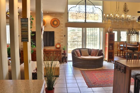 Communal lounge/ TV room, TV and multimedia, Living room, Seating area