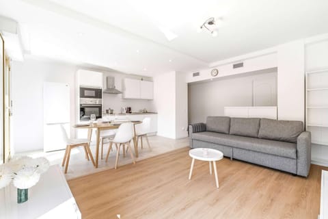 Kitchen or kitchenette, Living room, Dining area