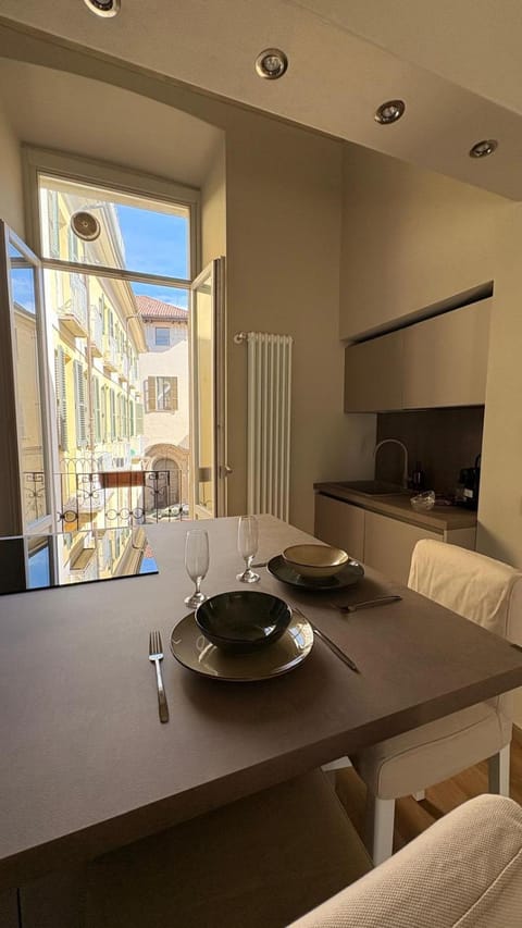 Kitchen or kitchenette, Dining area, internet