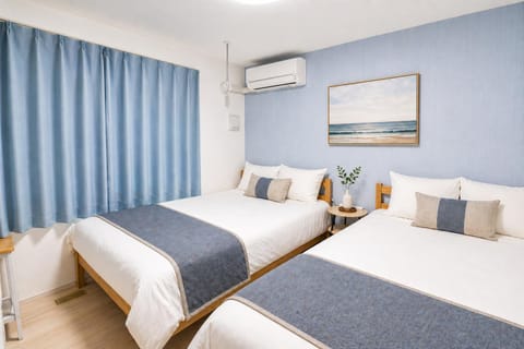 Bed, Photo of the whole room, Bedroom, air conditioner