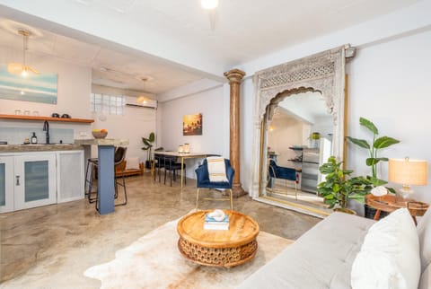 Living room, Seating area, Dining area