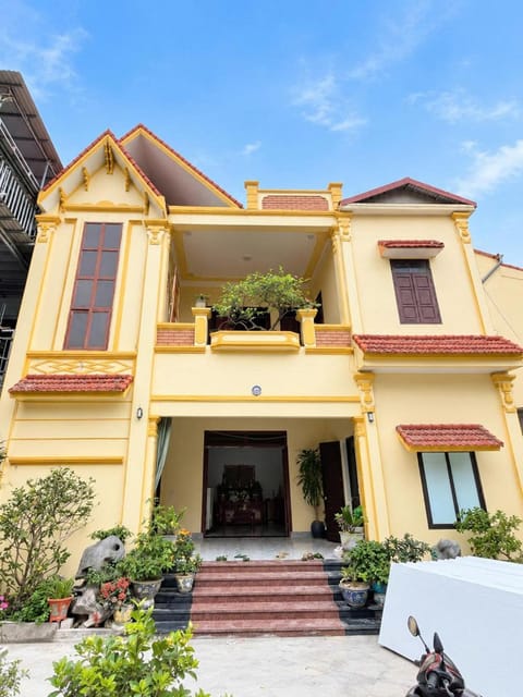 Property building, Day