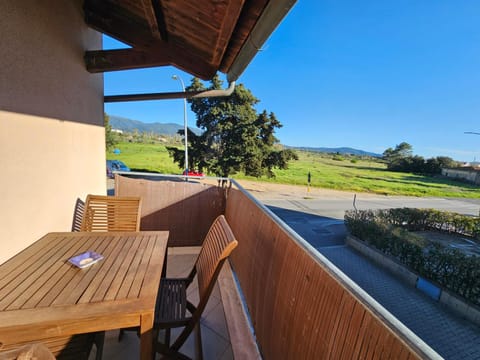 View (from property/room), Balcony/Terrace, Mountain view