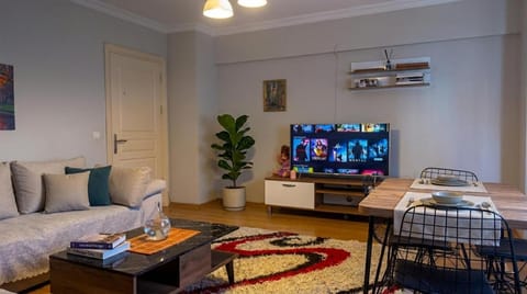 Communal lounge/ TV room, TV and multimedia, Living room, Photo of the whole room, Seating area, Dining area