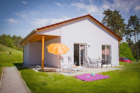 Garden, Balcony/Terrace, Seating area, Garden view, Lake view, Family