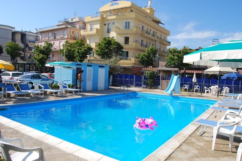 Property building, Swimming pool, Swimming pool