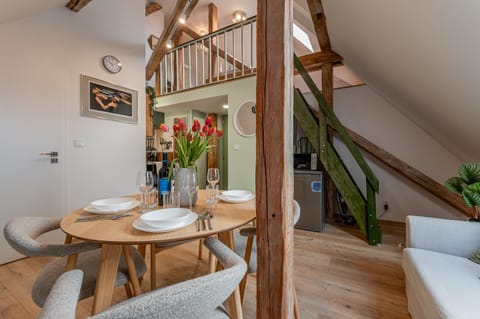 Living room, Seating area, Dining area