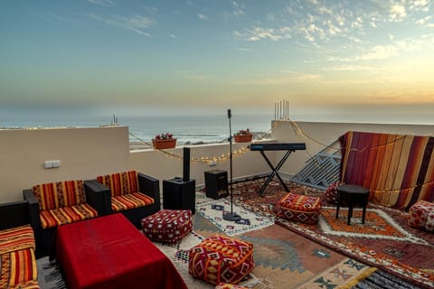 Day, View (from property/room), Balcony/Terrace, Living room, Seating area, Sea view
