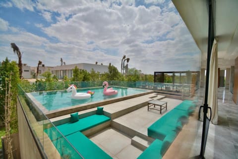Patio, Day, Natural landscape, Solarium, View (from property/room), Balcony/Terrace, Balcony/Terrace, Pool view, Swimming pool, sunbed