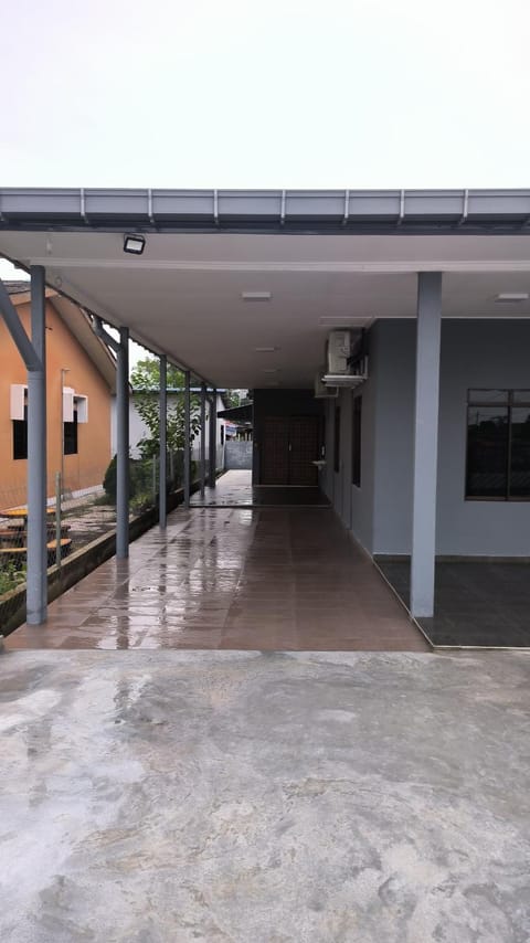 Property building, Day
