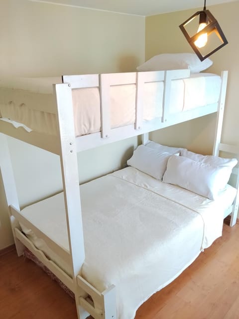 Bedroom, bunk bed