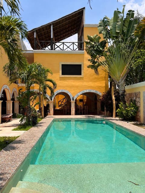 Swimming pool