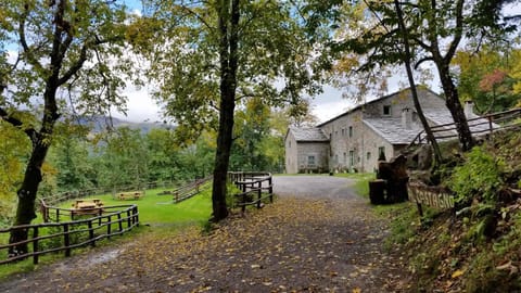 Restaurant/places to eat, Facade/entrance, Day, Autumn, On site, Landmark view