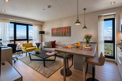 Living room, Photo of the whole room, Seating area, Dining area, Food, kitchen