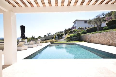 Garden view, Swimming pool, sunbed
