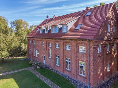 Gutshof Dubnitz - Ferienwohnung 1 "Carlo" Apartment in Mecklenburg-Vorpommern, Germany