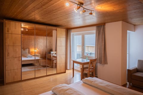 Bed, Bedroom, wardrobe