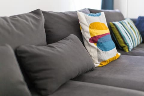 Living room, Photo of the whole room, Decorative detail, Seating area