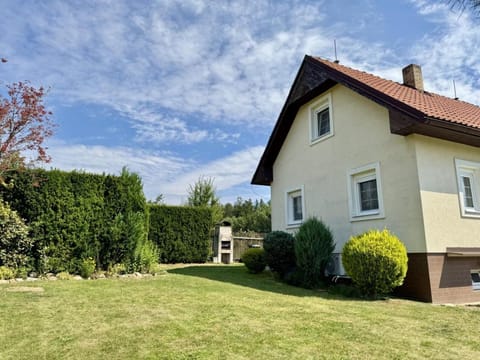 Property building, Spring, Day, Natural landscape, Garden, Garden view