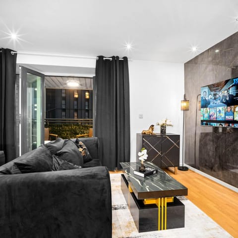 TV and multimedia, Living room, Seating area