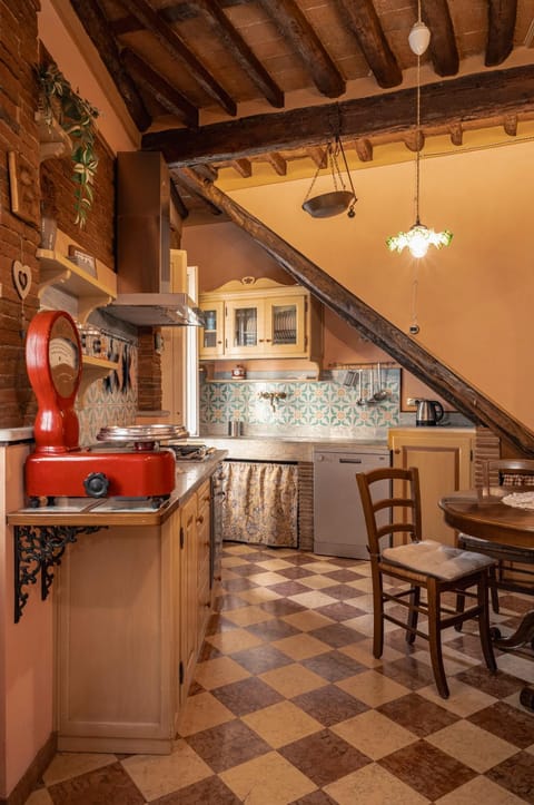 Kitchen or kitchenette, Dining area, dishwasher, kitchen