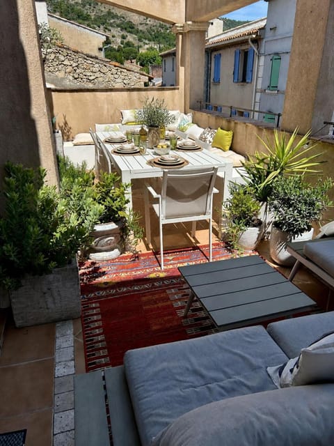 Day, View (from property/room), Balcony/Terrace, Seating area, Dining area