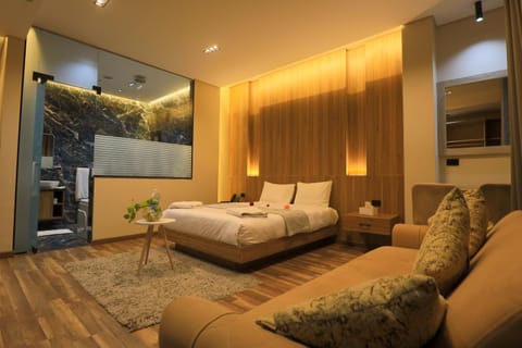 Bed, TV and multimedia, Photo of the whole room
