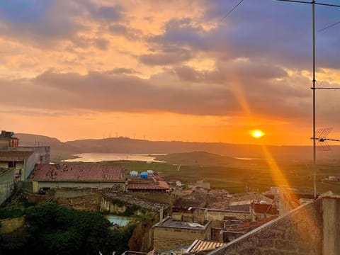 Nearby landmark, Day, Natural landscape, Balcony/Terrace, City view, Mountain view, Sunset
