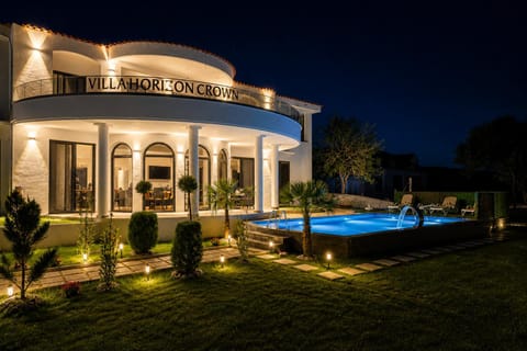 Night, Garden, Pool view, Swimming pool, sunbed