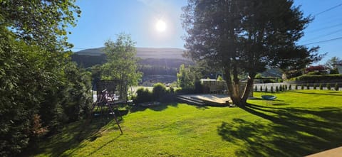 Day, Garden