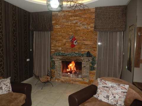 BBQ facilities, Living room, Decorative detail, Seating area