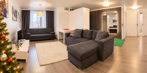 Activities, TV and multimedia, Living room, Photo of the whole room, children, children, shuttle, VIP