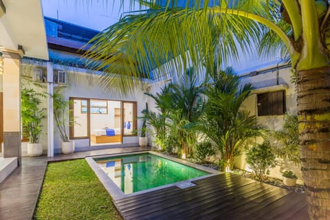 Property building, Garden, Garden view, Swimming pool