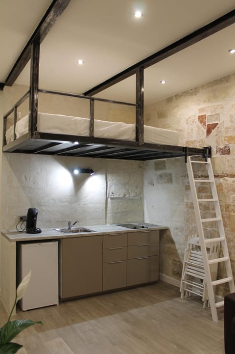 Kitchen or kitchenette, bunk bed