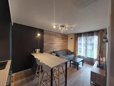 TV and multimedia, Kitchen or kitchenette, Living room, Dining area