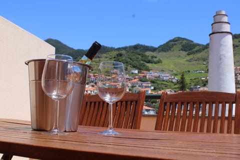 View (from property/room), Balcony/Terrace, Mountain view