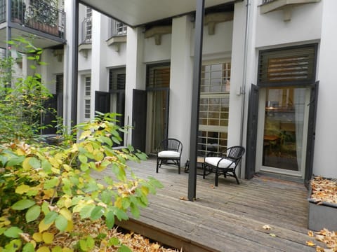 Facade/entrance, Balcony/Terrace
