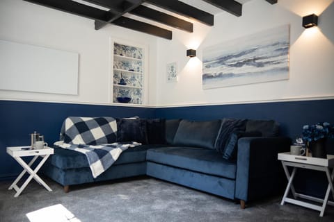 Living room, Seating area, fireplace