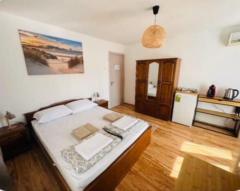 Bed, Coffee/tea facilities, Bedroom, minibar, wardrobe